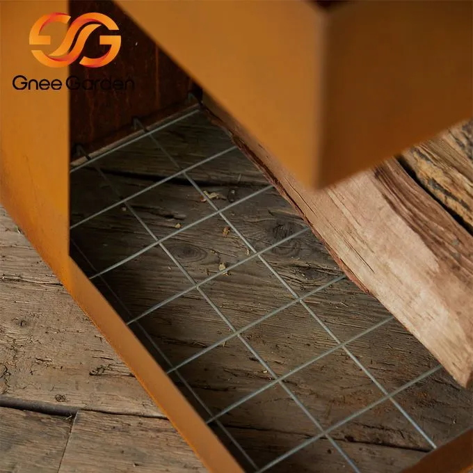 Vrijstaande haard van cortenstaal