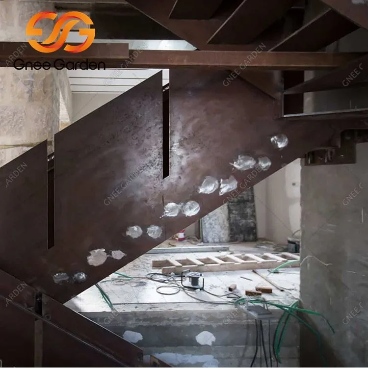 Cortenstalen trap en gevelbekleding