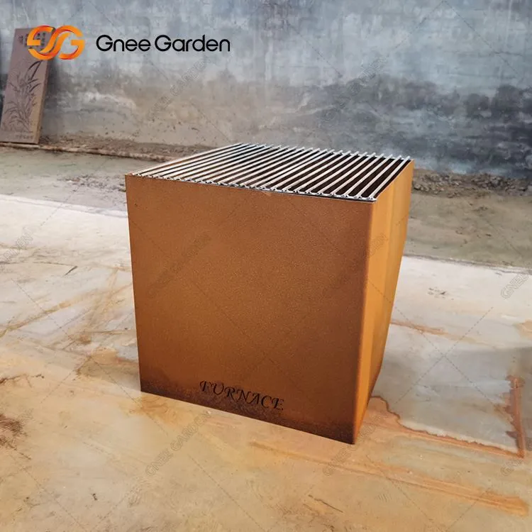 Buiten houtgestookte cortenstalen vuurplaats